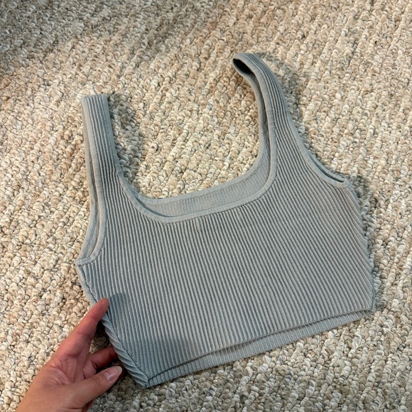 Babaton Aritzia Sculpt Knit Squareneck Cropped Tank Gray XS - Picture 3 of 5